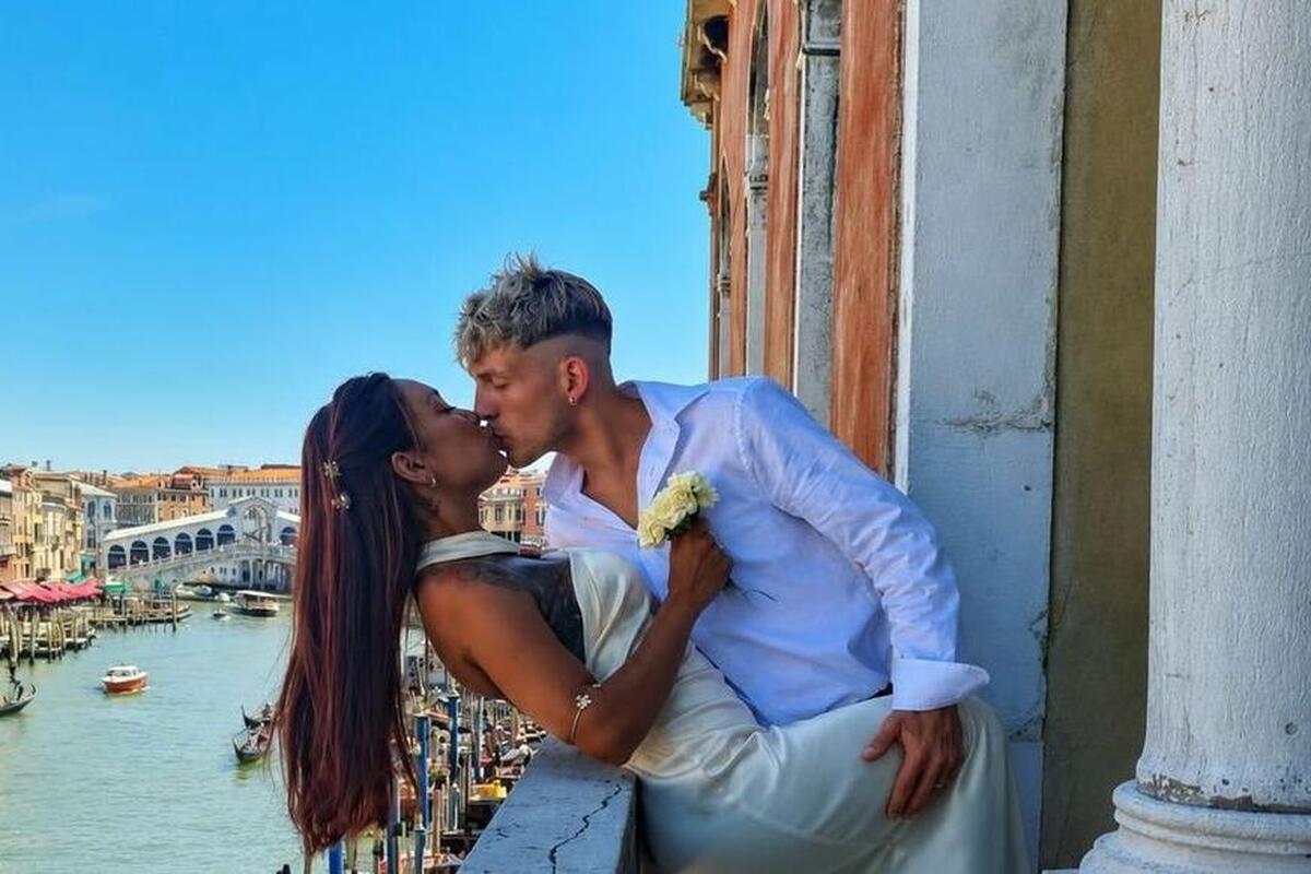 Ils étaient mariés depuis trois mois à peine, deux jeunes époux meurent percutés par un bateau à Venise