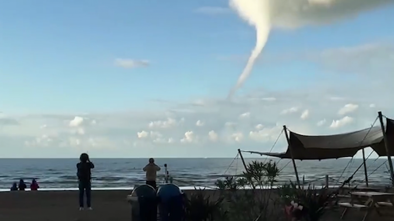 Une scène spectaculaire dans le ciel ce mercredi à la Côte belge : « On observe souvent ce phénomène en septembre »