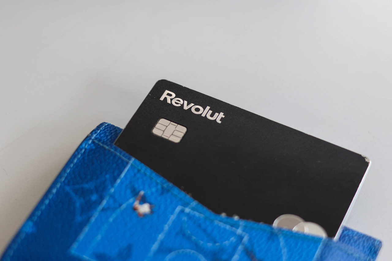 Néobanque piégée: Revolut victime d’une escroquerie, des clients suisses touchés