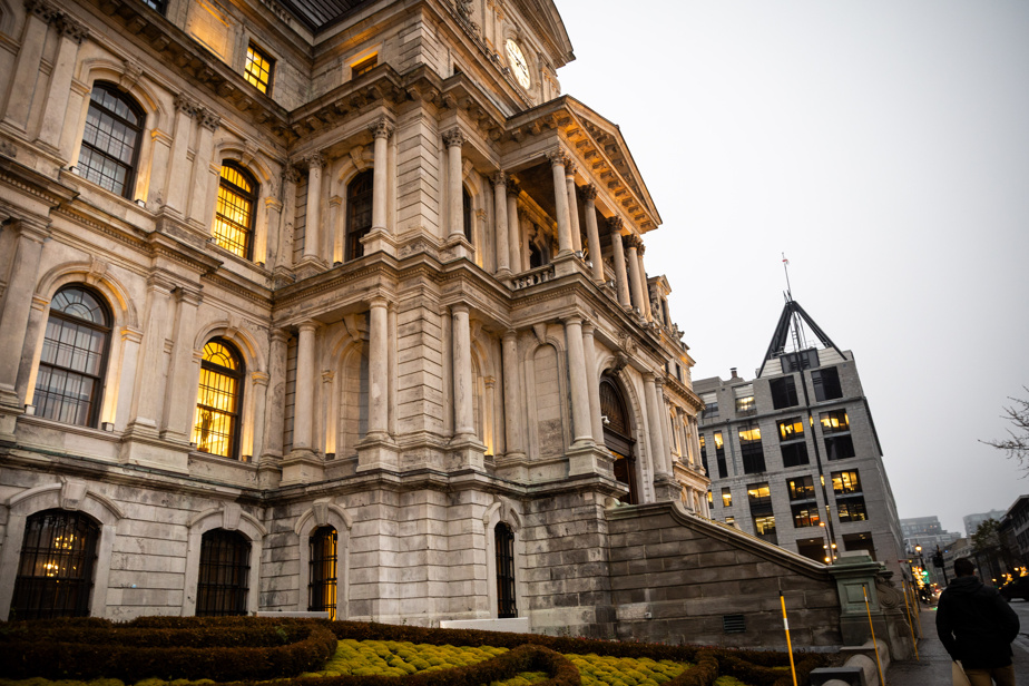 Hôtel de ville de Montréal | 200 000 $ pour rénover le balcon où de Gaulle a livré son célèbre discours