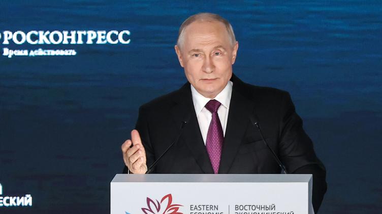 Guerre en Ukraine: Vladimir Poutine réfute tout "scénario" de mobilisation et accuse Kiev d'"attaque informationnelle"
