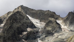 Montagne. Deux alpinistes de 21 ans trouvent la mort dans le massif des Écrins