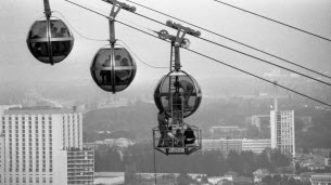 Le web remonte le temps. Le téléphérique déraille : l’inauguration mouvementée des Bulles de Grenoble