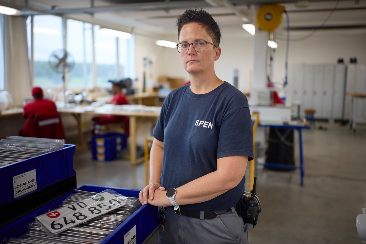 Réinsertion: Ces détenus vaudois qui fabriquent vos plaques d’immatriculation