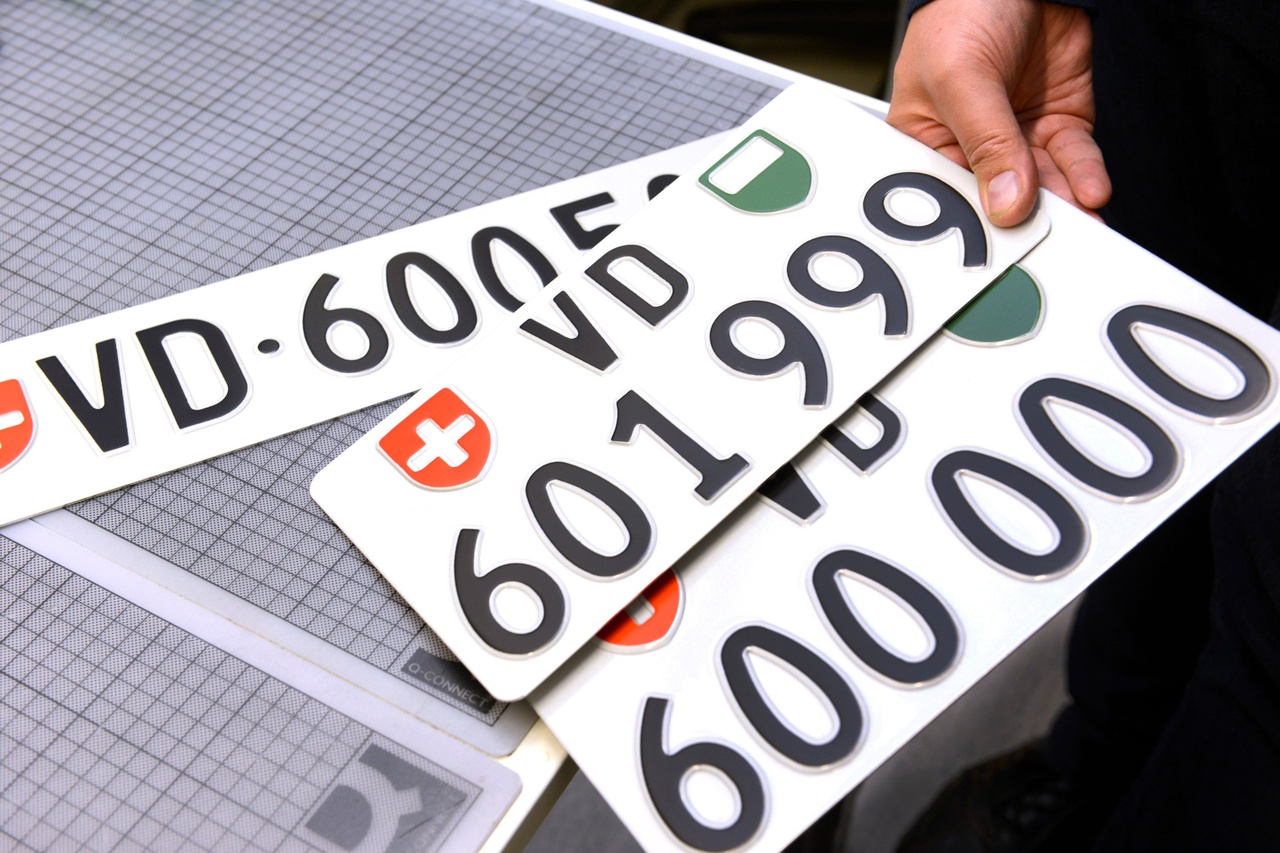VD 111, VD 22…: Les plaques vendues aux enchères rapportent 1 million par année
