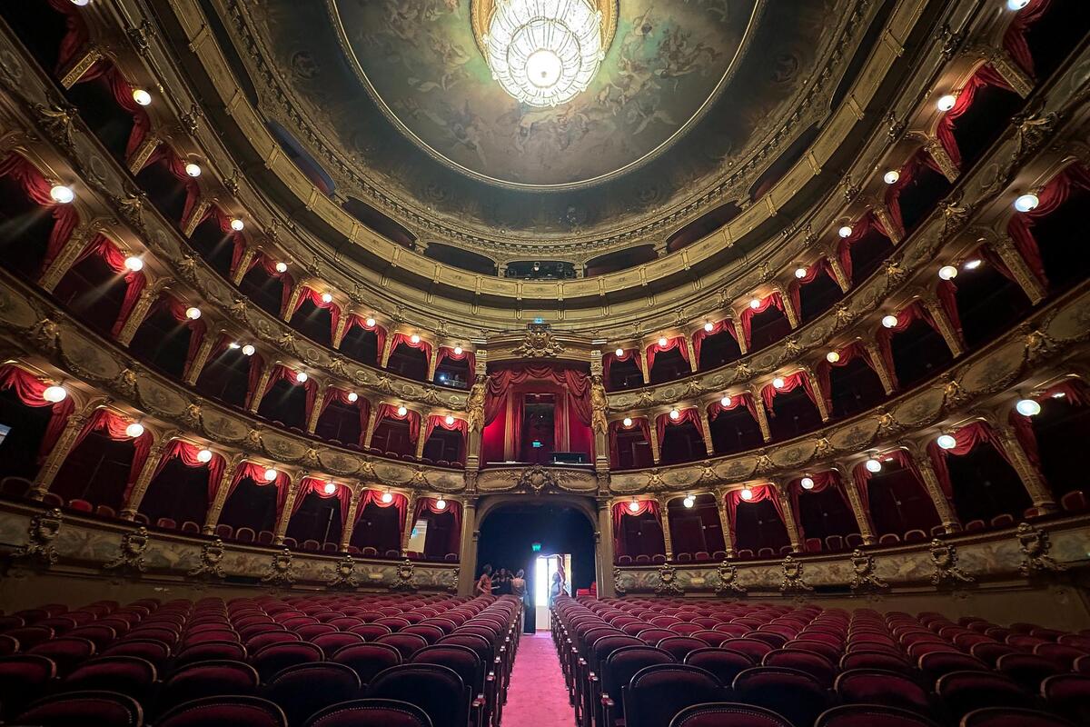 Chanteur lyrique, figure internationale et homme engagé… Qui est Xavier Ribes, le nouveau chef de chœur de l’Opéra de Nice ?