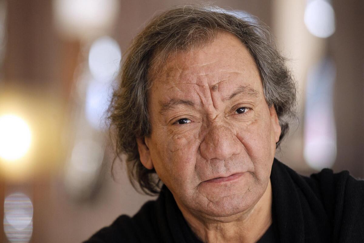Il avait remporté un prix à Cannes : le cinéaste Tony Gatlif, réalisateur de « Gadjo Dilo », est décédé à l’âge de 77 ans