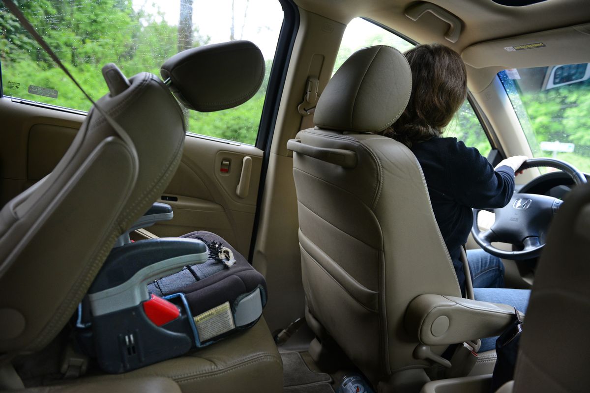 Do new laws require booster seats for drivers under 5 foot 2?