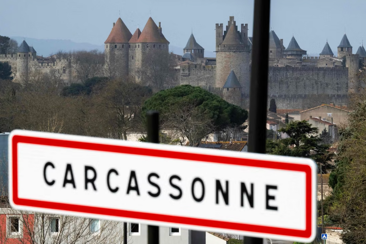 Un aumônier militaire appelle « les gauchistes » à se calmer lors d’une messe filmée à Carcassonne