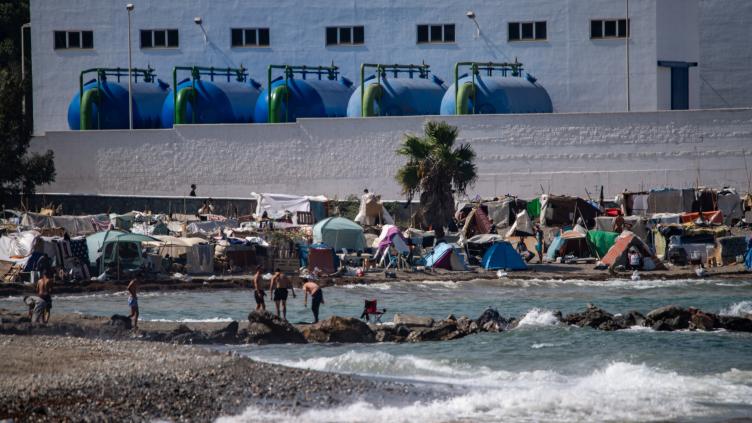 Quelque 1.700 migrants transférés des plages de Ceuta vers le port de l'enclave espagnole