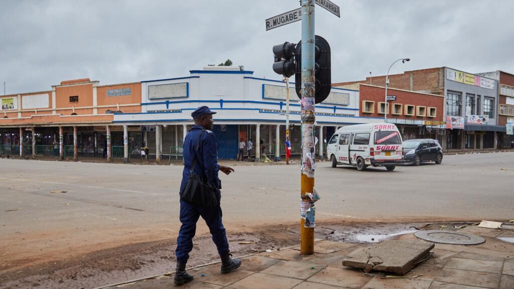 Zimbabwe: la belle-fille du président inculpée pour blanchiment d'argent et trafic de drogue reste en détention