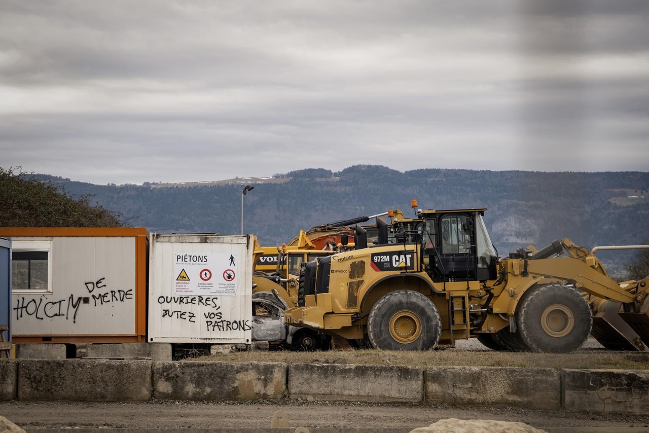 Justice à Genève: Prison avec sursis pour «Jérémy», jugé coupable de l’incendie de la gravière d’Holcim