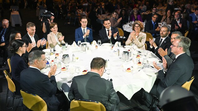 Élections du Québec : les engagements des cinq chefs aux maires de la province