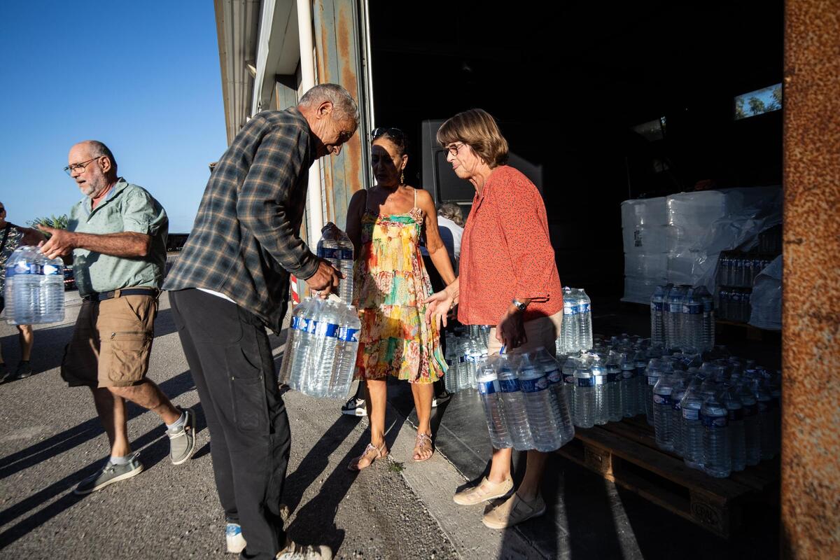 « Cela a été fulgurant, j’avais l’impression de vomir mes tripes » : face à une eau contaminée, la distribution de bouteilles se poursuit dans ce village du haut Var
