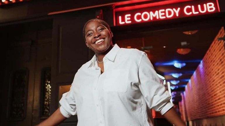 Aborder le racisme avec le sourire, telle est la mission de l’humoriste Sarah Lélé avec "La mauvaise éducation"