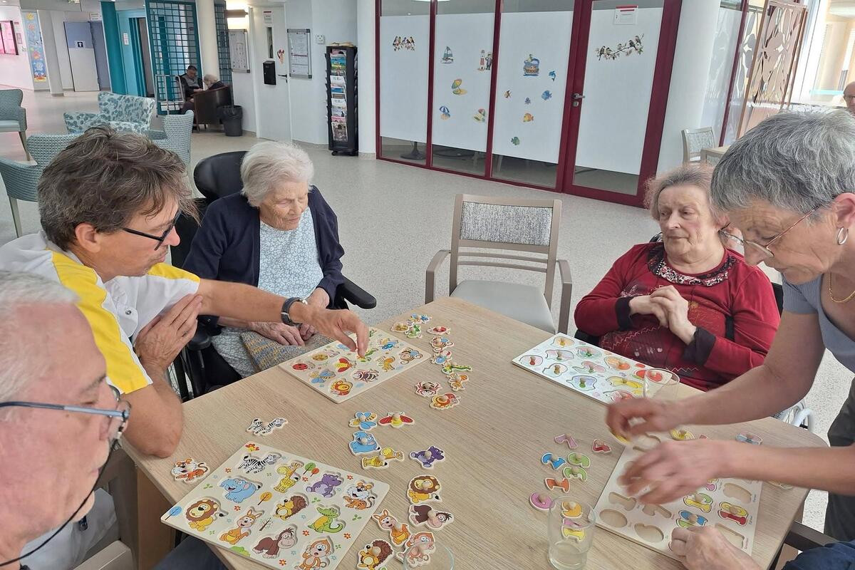 Cette association des Alpes-Maritimes intervient depuis 15 ans dans une maison de retraite pour favoriser le lien social et lutter contre l’isolement des résidents