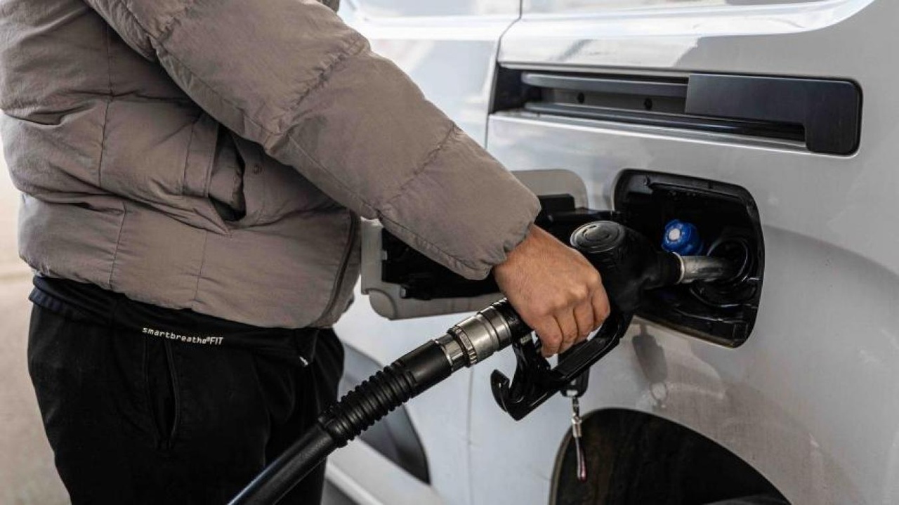 Carburants : les prix vont rester très élevés pendant plusieurs semaines, « je ne vois pas pourquoi cela pourrait fortement baisser »