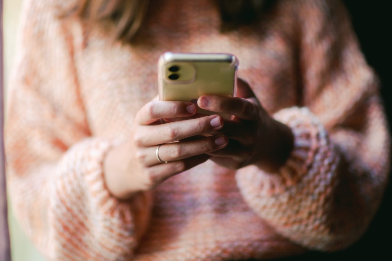 Abus sur mineur: «Il a menacé de publier mes photos et vidéos intimes sur internet»