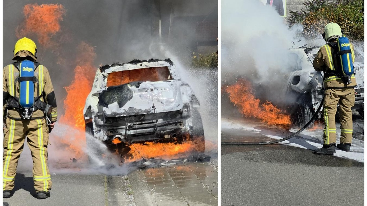 Important incendie à Nalinnes ce samedi : une voiture hybride prend feu, la rue totalement fermée par les pompiers (photos et vidéo)