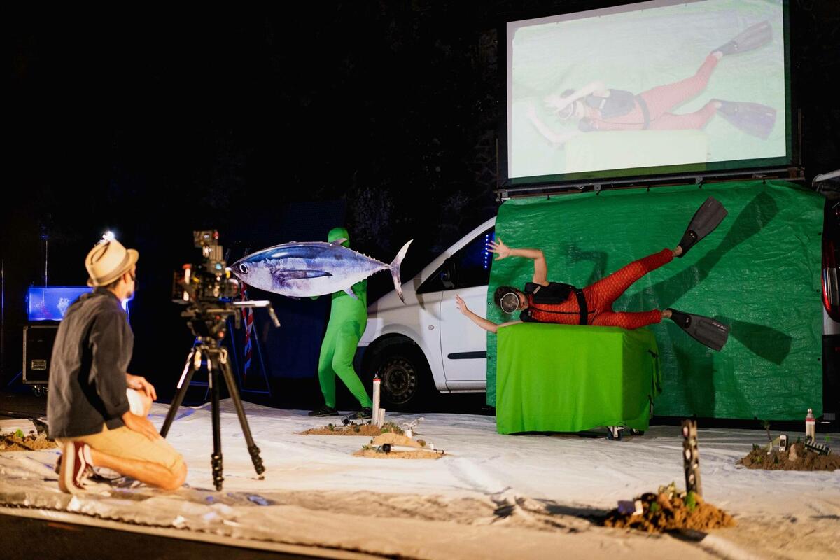 Vrai-faux film, appel au public, tournage en temps réel… C’est quoi ce spectacle qui arrive au festival Regards sur rue à La Seyne ?