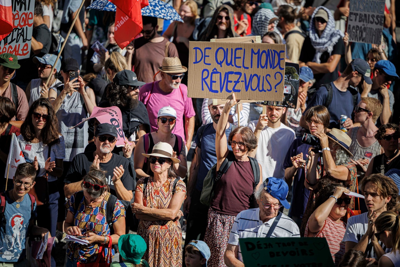 Manifestation à Fribourg: 1500 personnes marchent pour le climat dans les rues fribourgeoises
