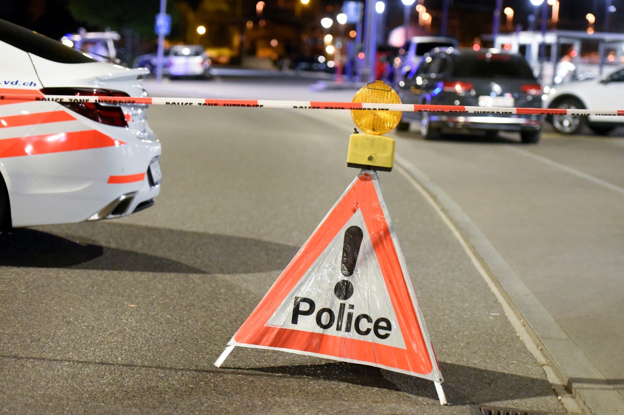 Accident mortel à Renens: Un scootériste perd la vie après avoir percuté un pylône