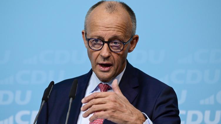 Après de cinglantes défaites électorales, le chancelier Merz au défi de se relancer