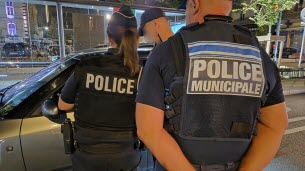 Rhône. Contrôlée pour un stop grillé, la police trouve 63 000 € et 10 kg de drogue dans son véhicule