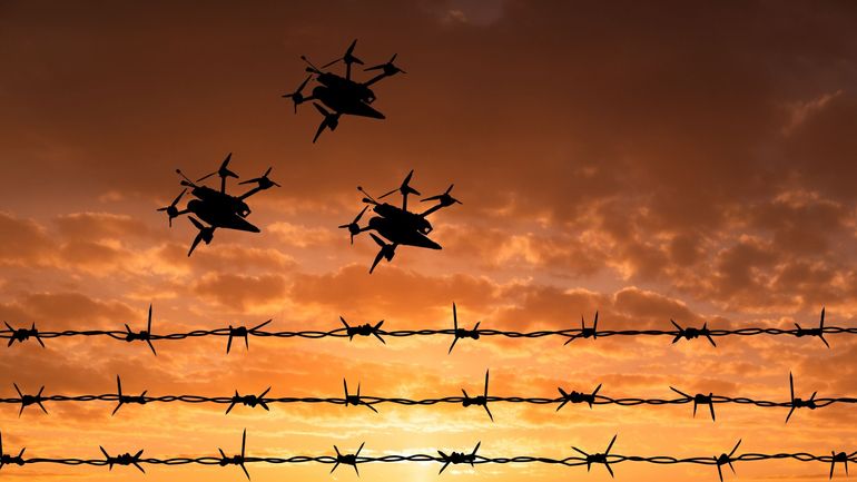 150 signalements de drones au-dessus de sites stratégiques, dont des entreprises liées à la défense à Charleroi