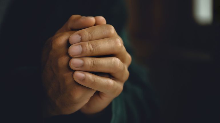 Prière parlementaire : faut-il laisser la religion aux portes de la politique ?