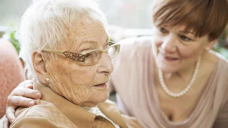 139 heures par semaine : le poids invisible des aidants proches face à Alzheimer