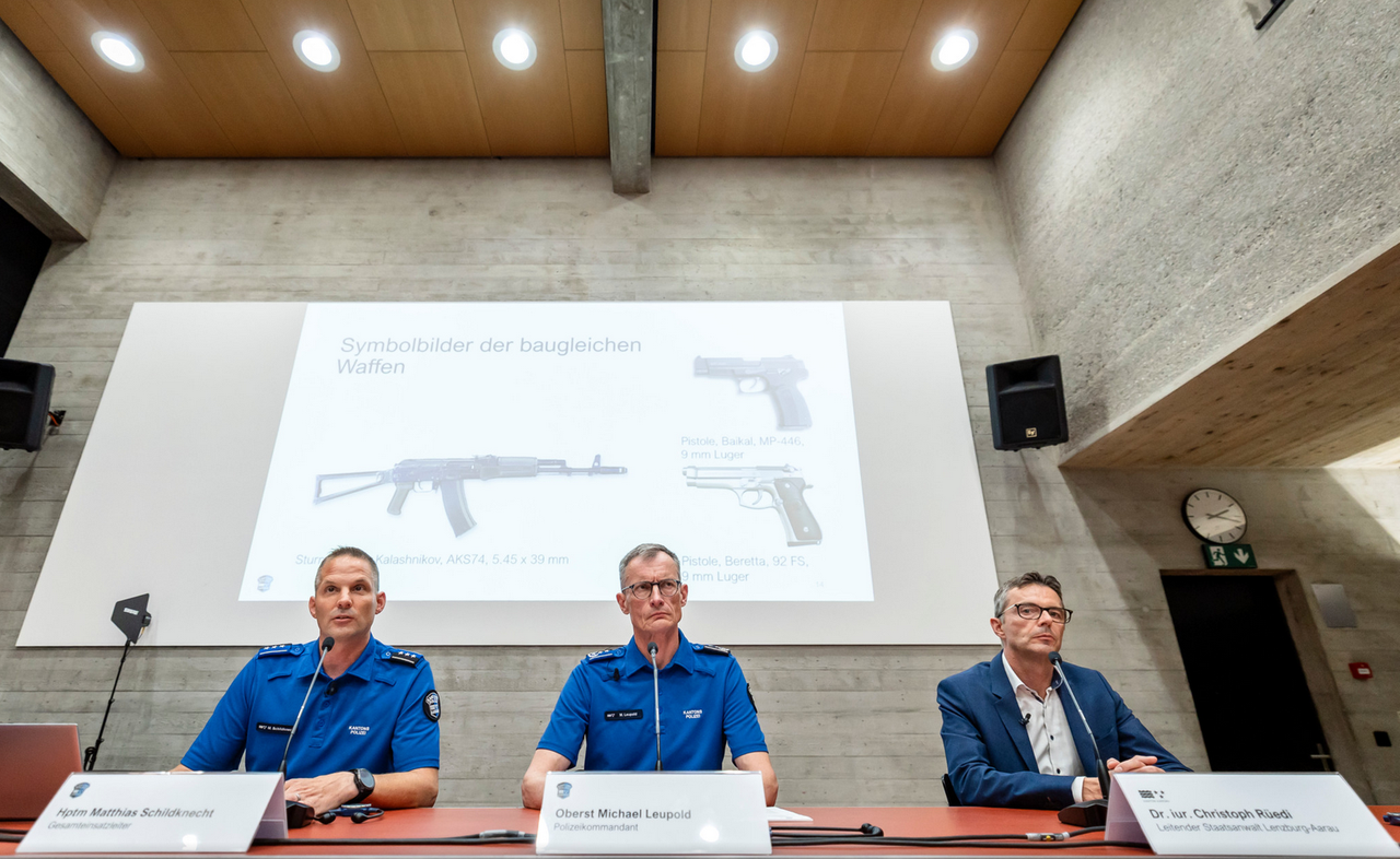 Sécurité suisse: Des dizaines de milliers d’armes interdites vendues légalement