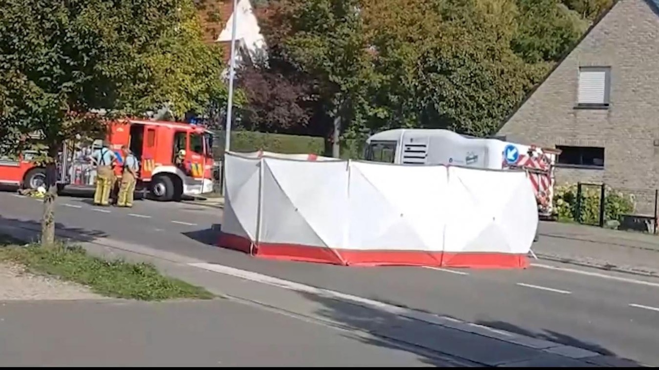 « Les cris…, c’était insoutenable » : l’horreur cet après-midi, un homme décède après être passé sous la balayeuse de la commune (photo)