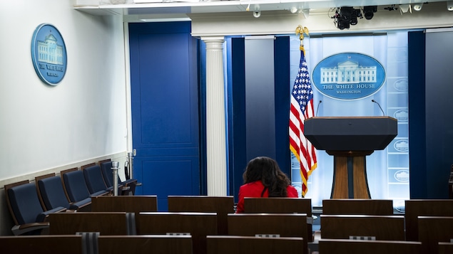 Exclus de la Maison-Blanche, CNN, MS NOW et Politico poursuivent l’administration Trump