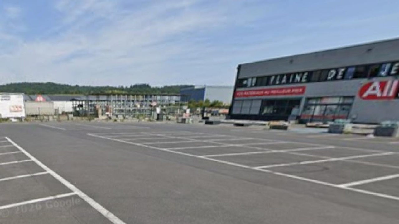 Près de 200 voitures réunies pour des drifts sur un parking à Floreffe : d’importantes nuisances pour les riverains