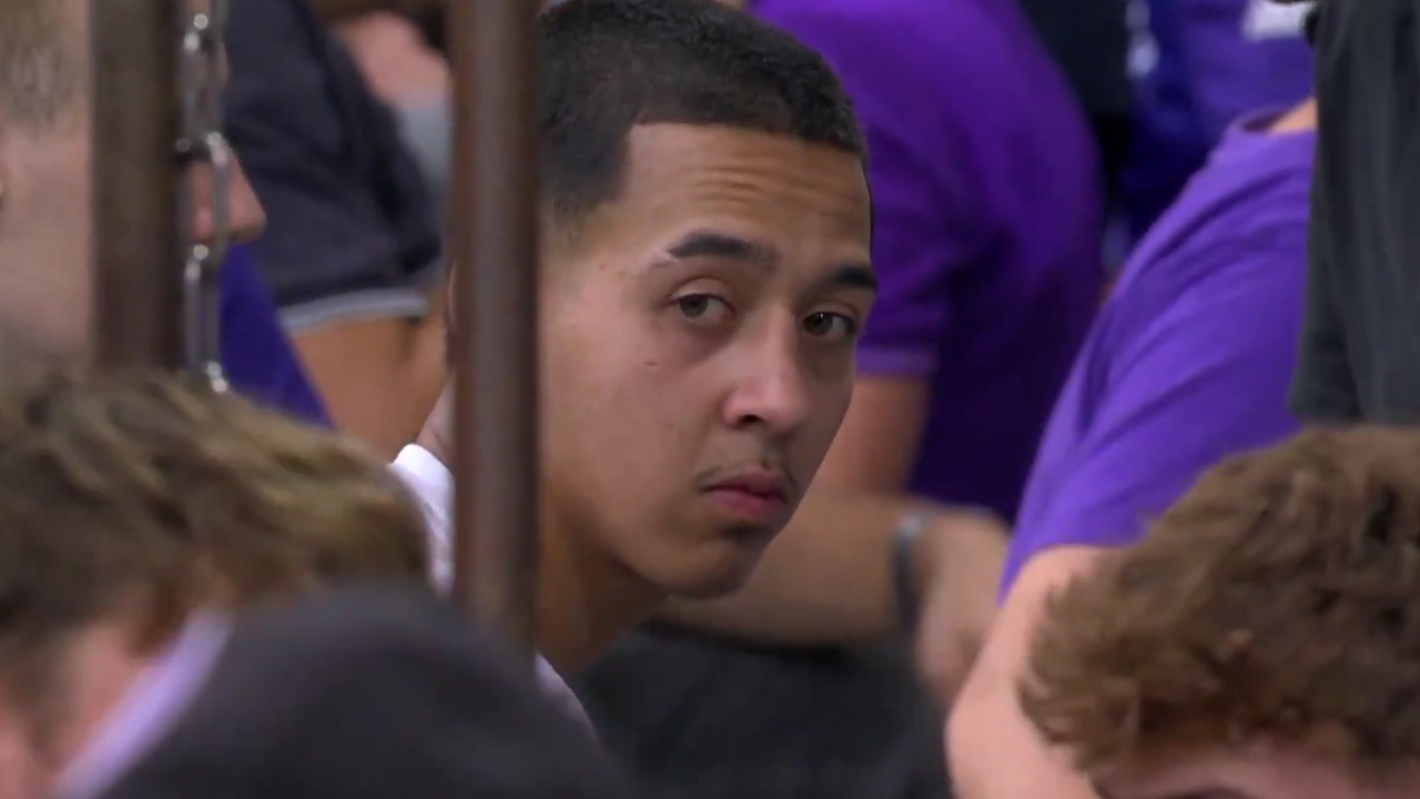 « Youri Tielemans, c’est toi ? » : la ressemblance très troublante entre un supporter et le Diable rouge captée lors d’Anderlecht-Genk (vidéo)