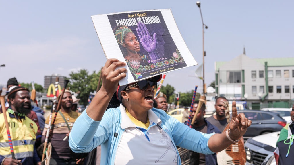 "Suis-je la prochaine ?" : en Afrique du Sud, des féminicides en série sèment effroi et colère