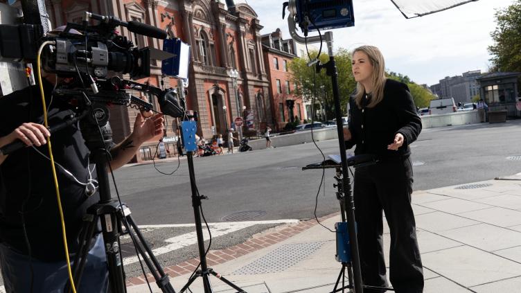 CNN, Politico... Donald Trump poursuivi en justice par des médias exclus de la Maison Blanche, Fox News solidaire