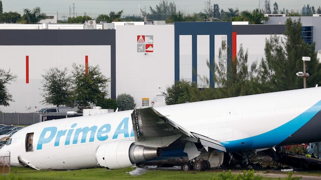Un avion d’Amazon sort de piste à l’aéroport de Miami