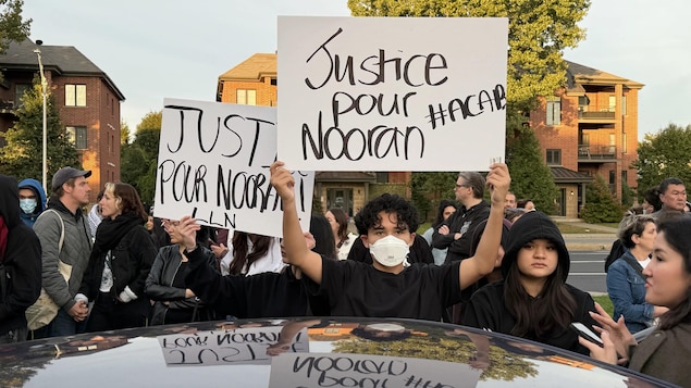 Silences, larmes et incompréhension un an après la mort de Nooran Rezayi
