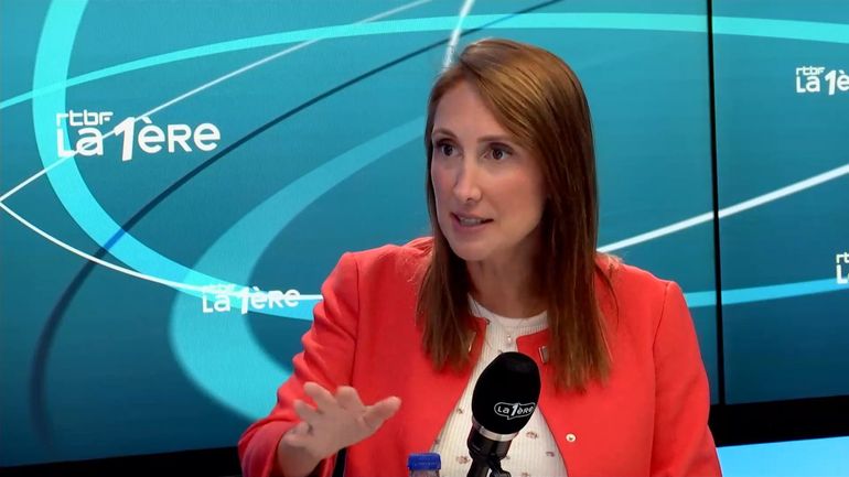 En finir avec les choix du gouvernement d'"être faible avec les forts et fort avec les faibles", la vision de Sophie Rohonyi, DéFI