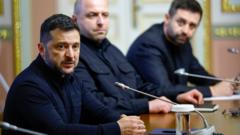 Zelensky says he expects war to continue into winter after talks with US envoys