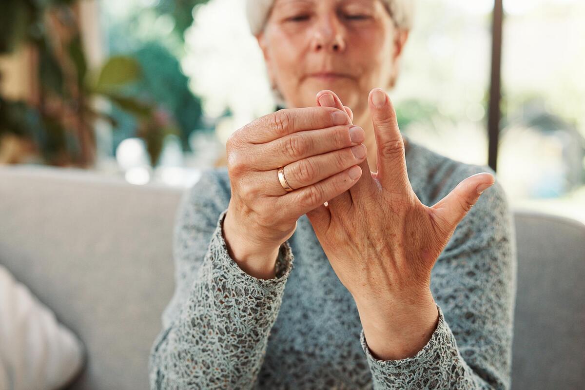 « L’arthrose n’est pas une fatalité » : ce rhumatologue niçois explique comment soulager la douleur