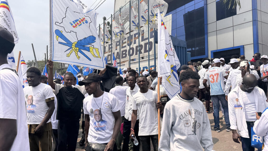RDC: à Kinshasa, les partisans du pouvoir défilent en masse pour soutenir la politique du président