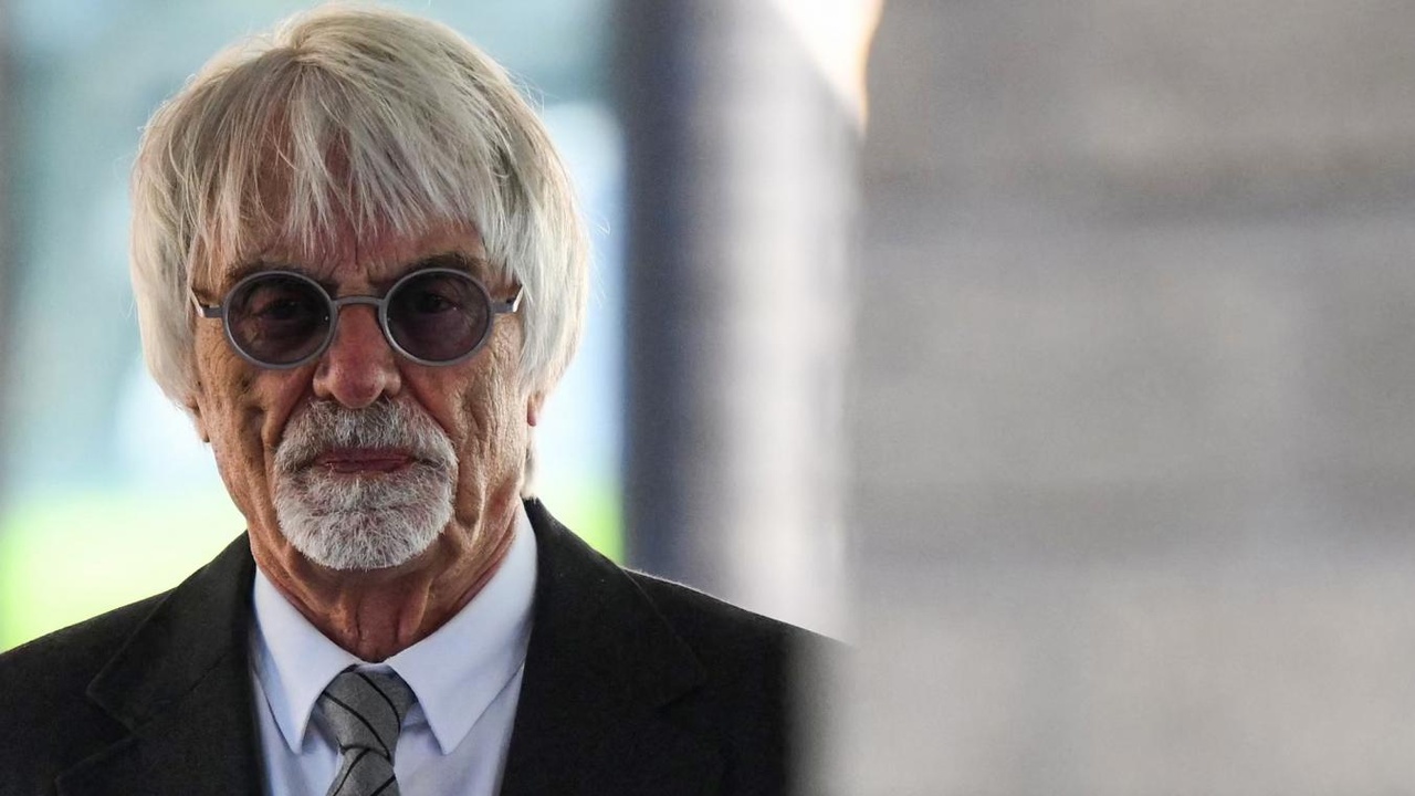 L’ancien patron de la F1 Bernie Ecclestone à nouveau contrôlé avec une arme à feu dans un aéroport !