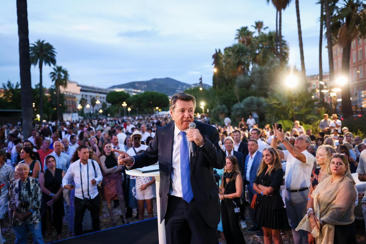 Plus de 26.000 euros de matériel municipal gratuit pour la rentrée politique de Christian Estrosi en 2025 à Nice : un tour de passe-passe grâce à une délibération ?