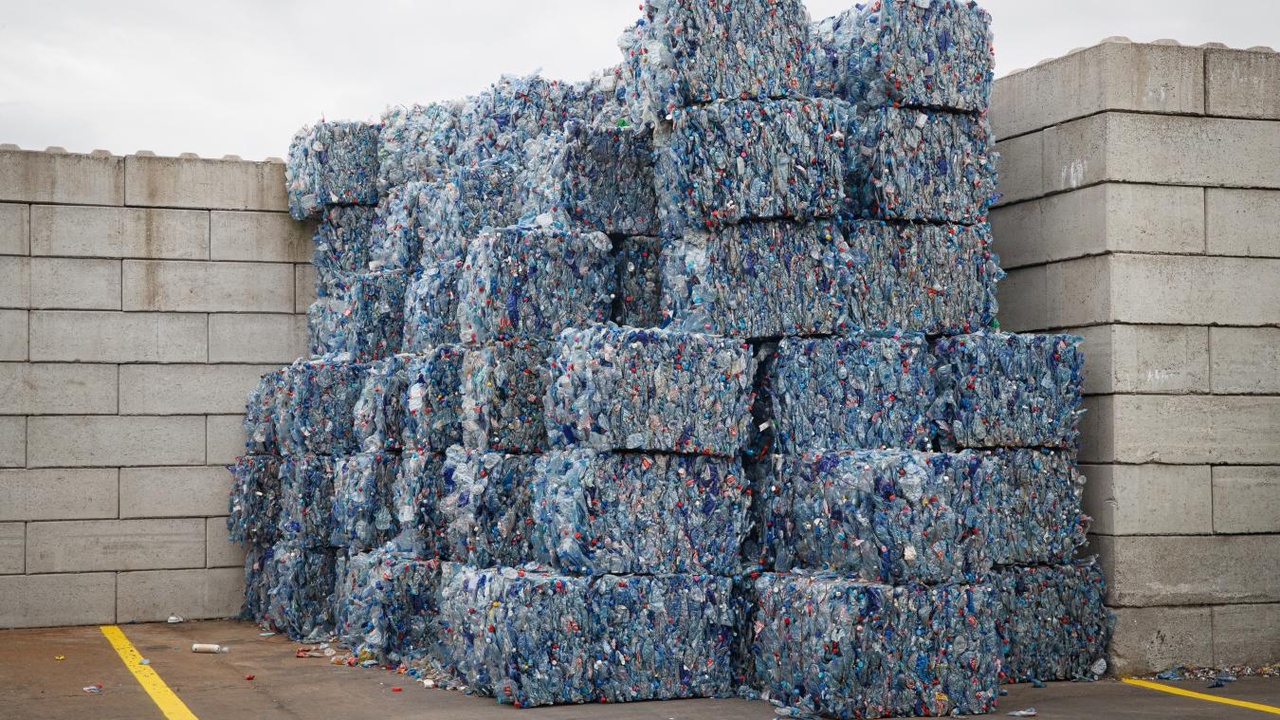 « Seuls les emballages en plastique ou en métal et les cartons à boissons ont leur place » : près de 42.000 tonnes de déchets finissent à tort dans les PMC chaque année, l’alerte lancée !