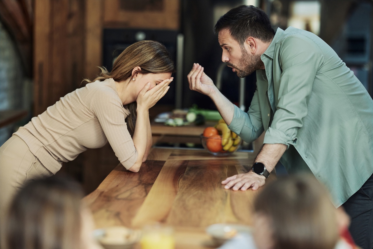 Relations amoureuses: Faut-il rester ou partir? Les vrais signes que votre couple est en danger