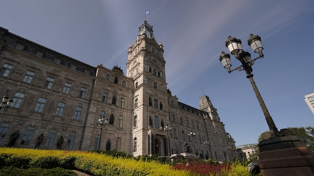 Tarifs douaniers : Québec va réserver certains appels d’offres pour les entreprises d’ici