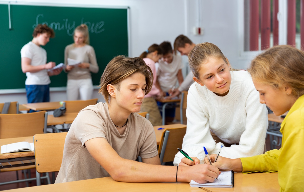 Prévention en Valais: Un atelier immersif pour aider 2600 ados à résister au marketing